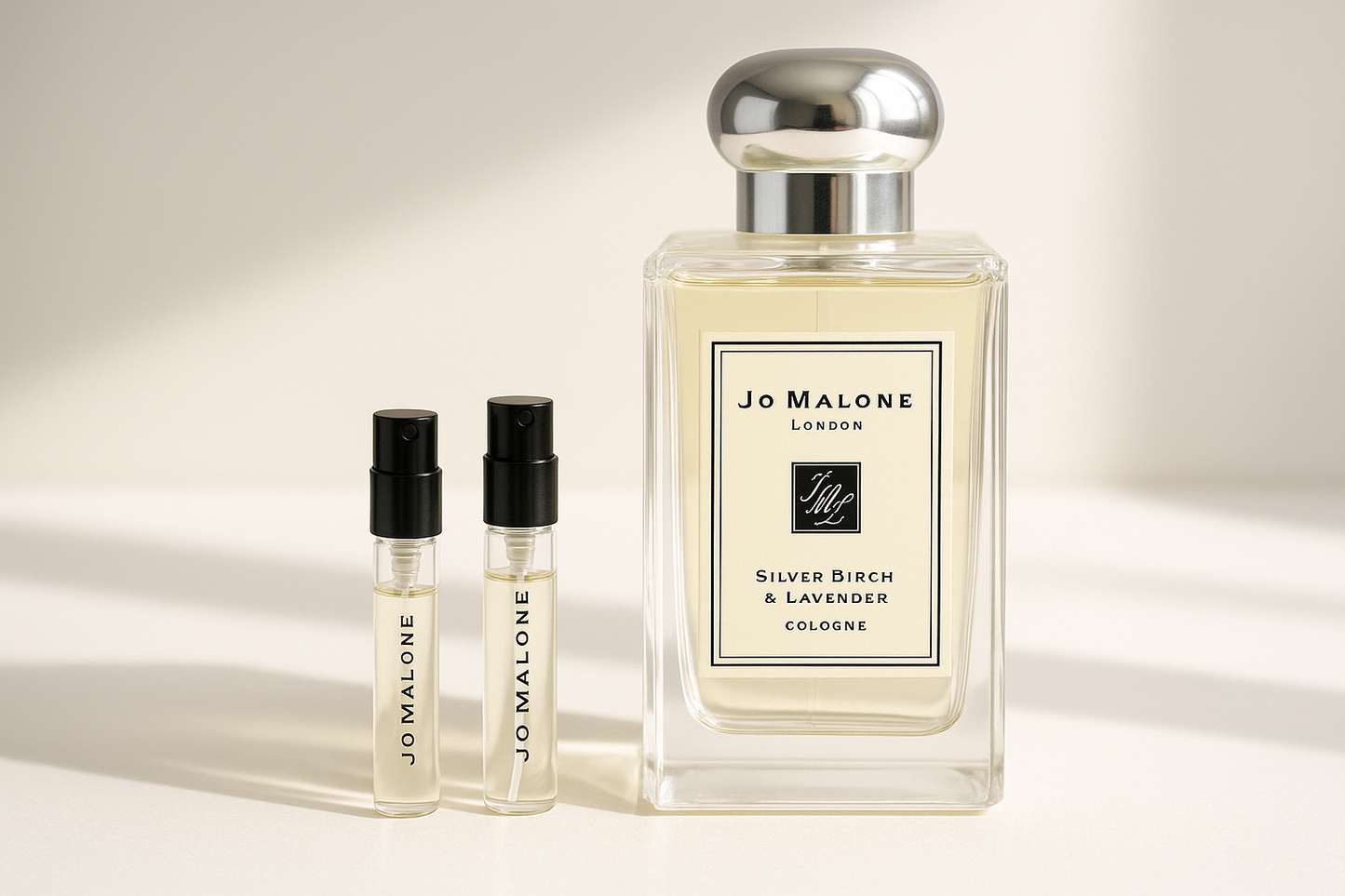 דוגמיות בושם Jo Malone Silver Birch & Lavender Cologne 1 מ"ל עומד לצד ניחוח Jo Malone Silver Birch 100 מ"ל