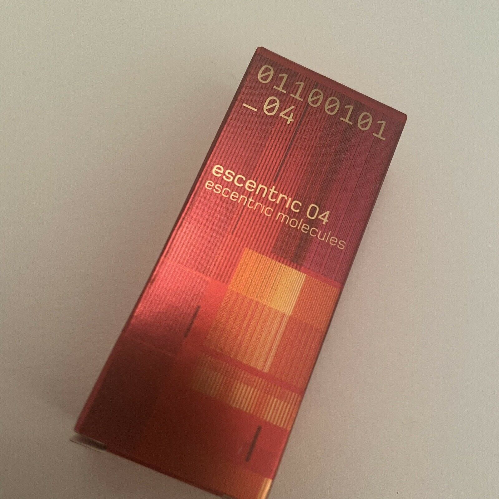 escentric Molecules Escentric 04 2ml 0.07 fl. עוז. hivatalos parfüm minta, Escentric Molecules Escentric 04 2ml 0.07 fl. עוז. amostra oficial de perfume, Escentric Molecules Escentric 04 2ml 0.07 fl. עוז. 官方香水样品, Parfum Oficială Escentric Molecules E
